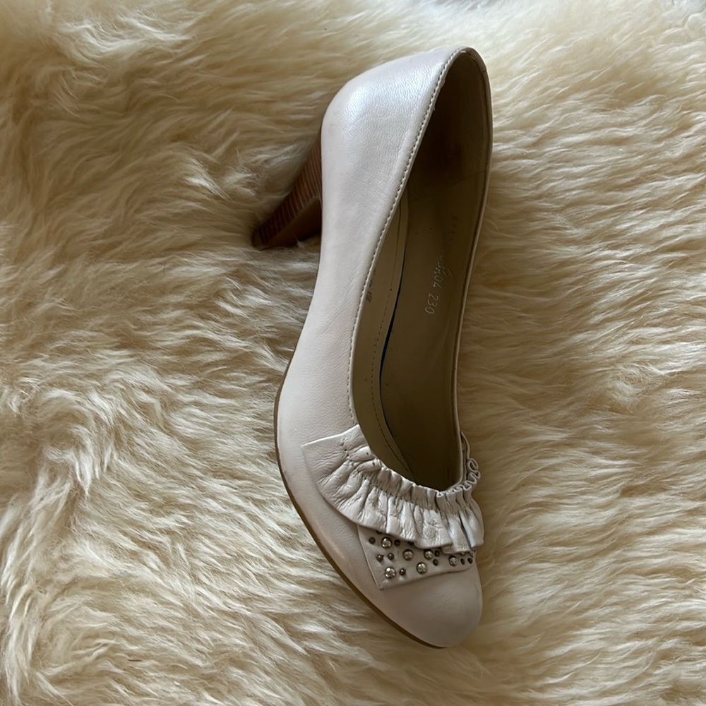 Heels with 2000 style